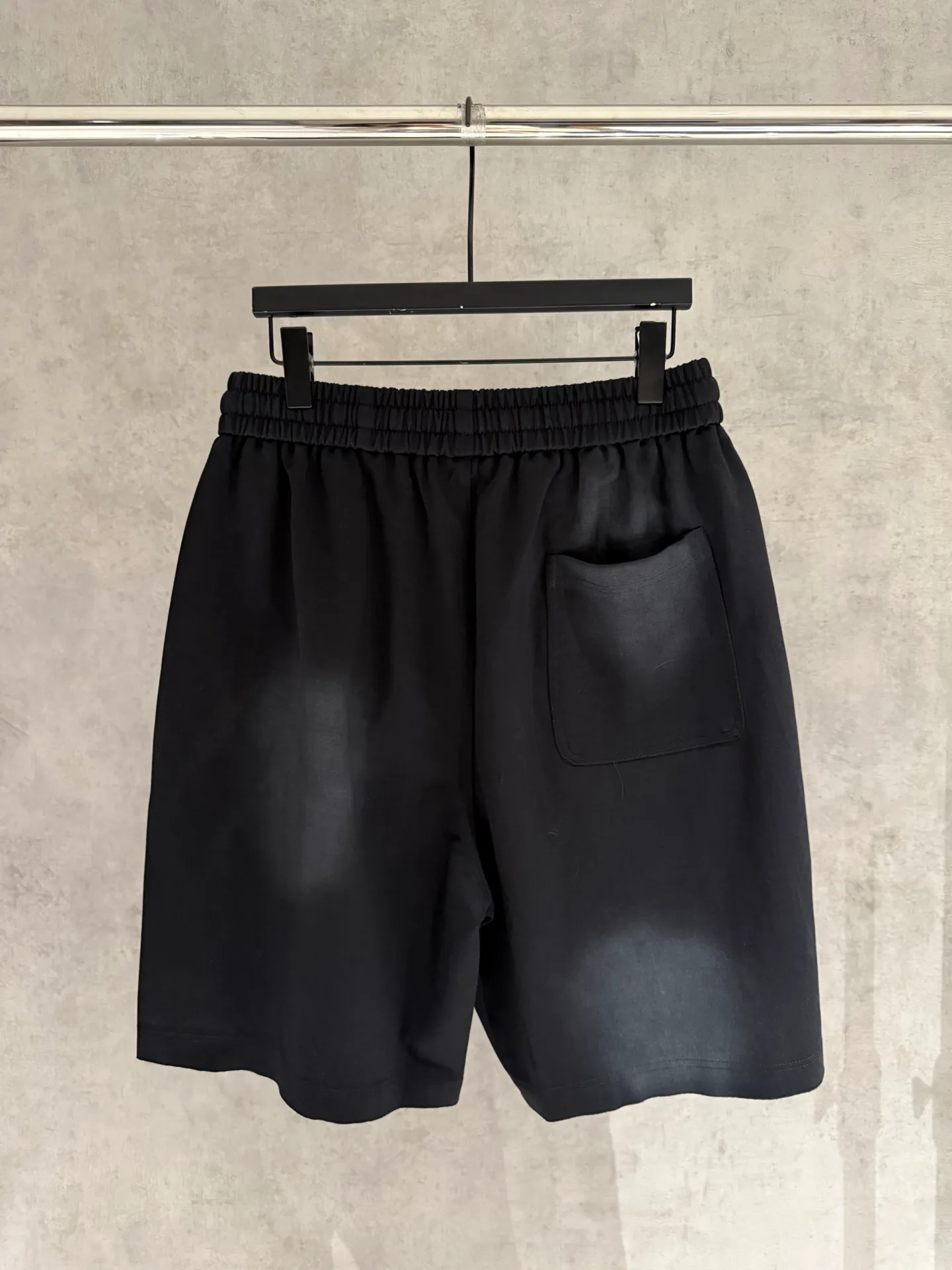 🅿️220 [Strict quality control] CH Croix heart shorts, new loose fit for summer, popular style is coming. Original fabric, super comfortable, no restriction on the upper body, full of style, wide upper body, very comfortable, Croix heart appliqué embroidery on the front ➕ spray horse slip, exquisite personality, perfect upper body experience, you need such a pair of shorts that are not afraid of the heat, black size: l-4xl